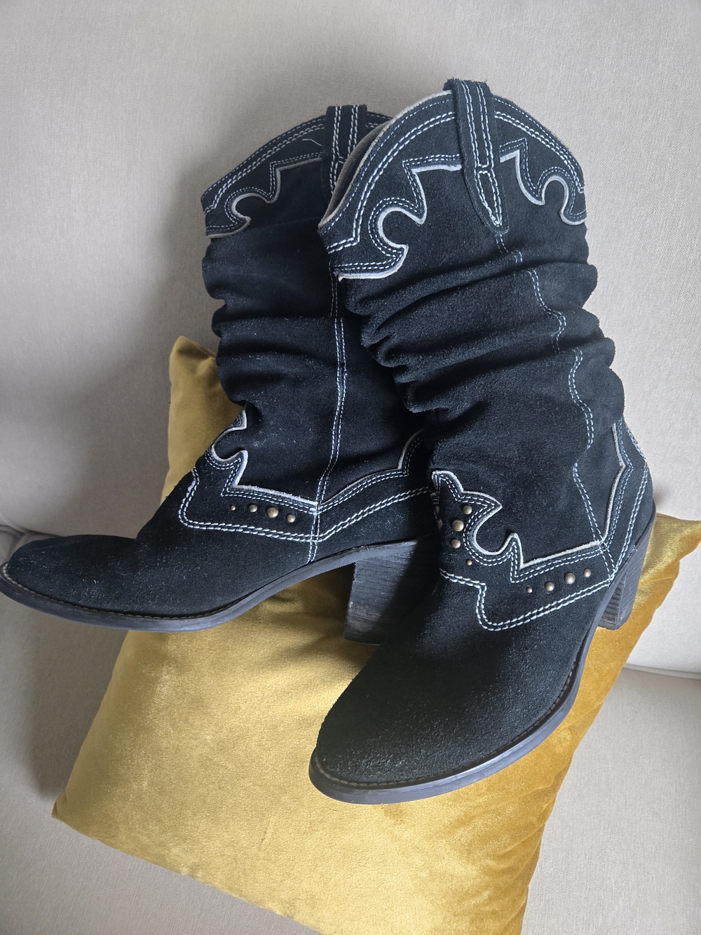Report Black Suede Western Slouch Heeled Boots Stud Accents 8.5
